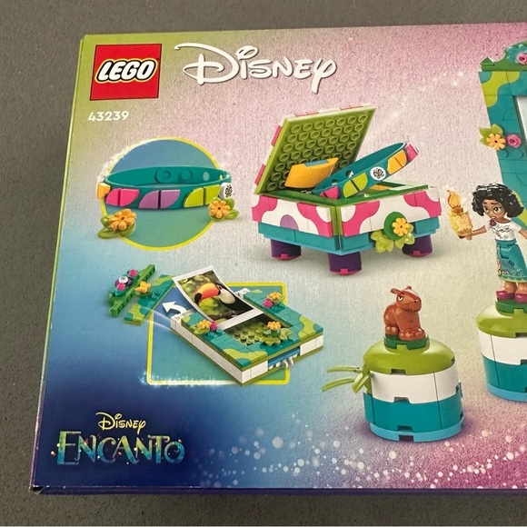 Avail Dec 4 LEGO Disney Encanto Mirabel’s Photo Frame & Jewelry Box 43239 | - Picture 5 of 8